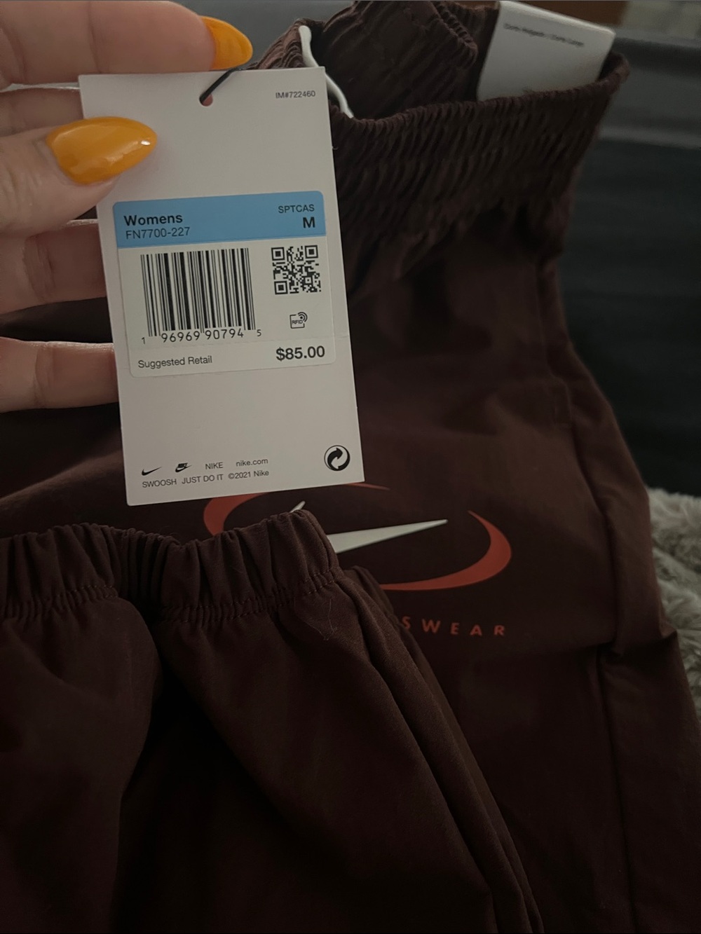 NWT: NIKE woman’s Jogger Pants - Picture 7 of 8